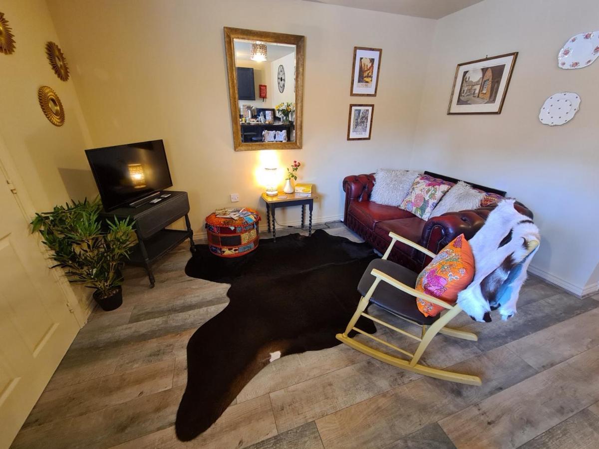 The Shambles By Spires Accommodation A Boho Styled Place To Stay Just 3 Miles From Birches Valley Visitors Centre Cannock Chase Rugeley Kültér fotó